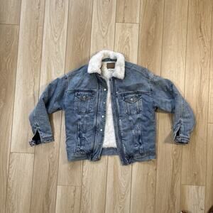 Trucker jacket denim fur lined 90s freaks and geeks American Eagle XS/S